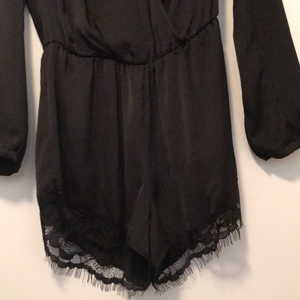 Guess Romper size small - Picture 3 of 8